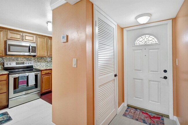 Building Photo - 8980 S Hollybrook Blvd