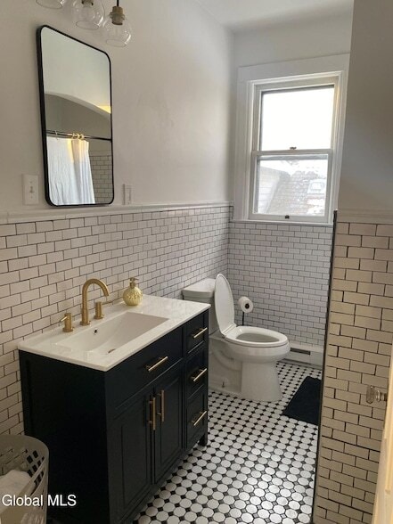 Building Photo - 77 White St