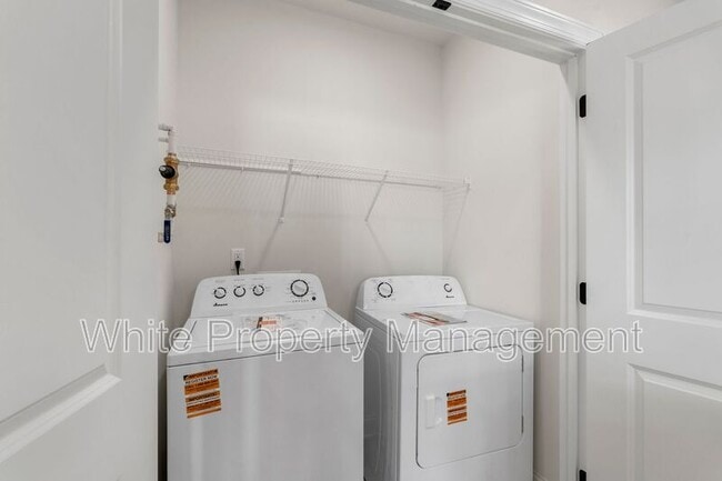 Building Photo - 7805 Shadow Lawn Rd