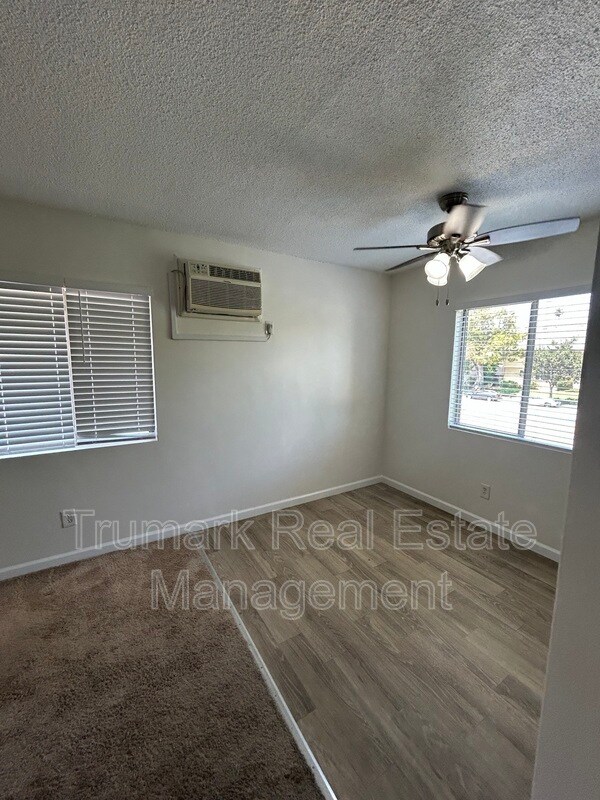 Building Photo - 1811 Huntington Dr