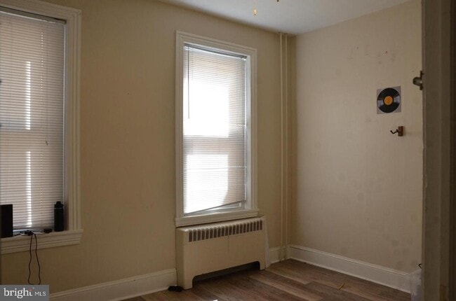 Building Photo - 208 W Gay St