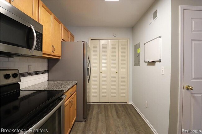 Building Photo - 2096 Cloverly Ln