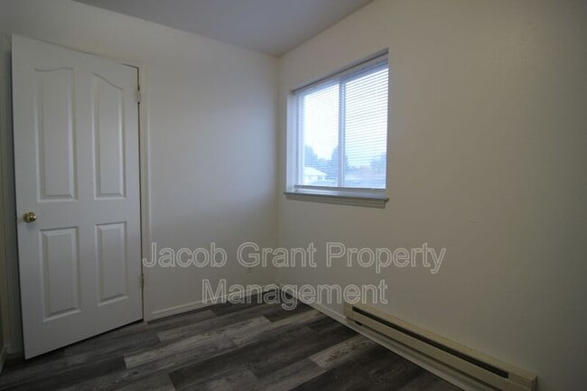 Building Photo - 2102 Stace St
