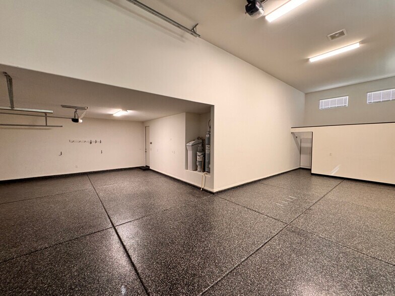 Building Photo - 786 W Palo Verde Dr