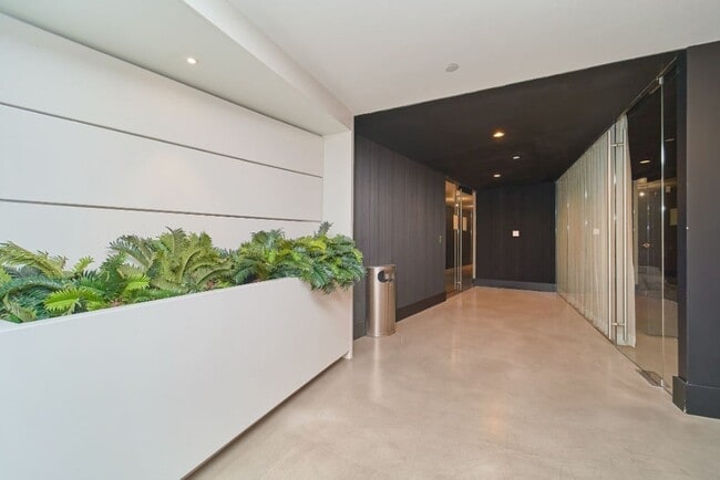 Building Photo - Luxury One Bedroom in Bushwick