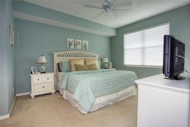 Building Photo - 8056 Queen Palm Ln