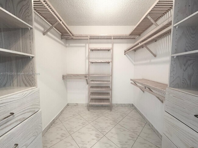 Building Photo - 3800 S Ocean Dr