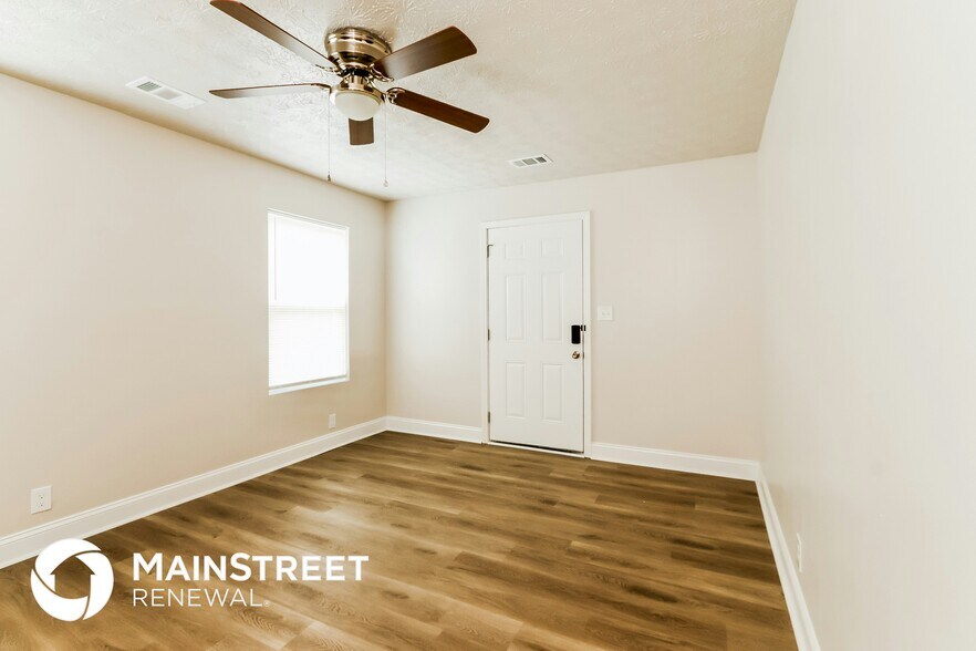 Building Photo - 3818 Bank St