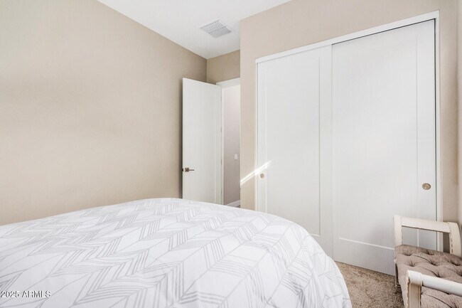 Building Photo - 1882 N 140th Dr