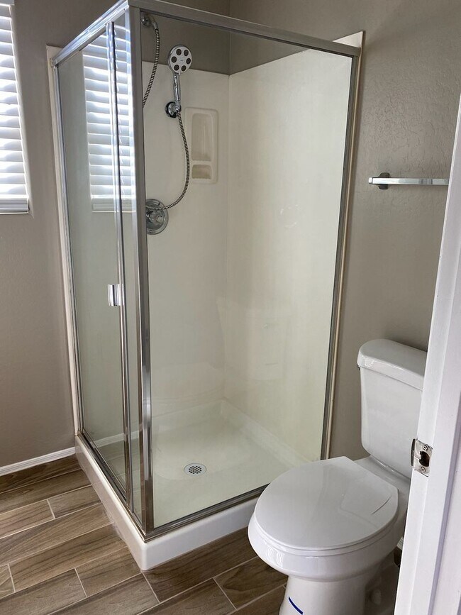 Building Photo - 558 S 222nd Ln