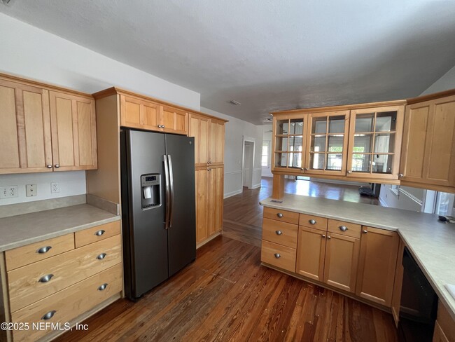 Building Photo - 4242 Irvington Ave