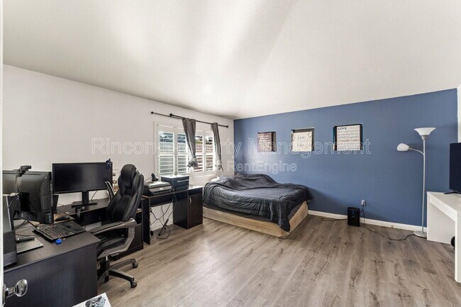 Building Photo - 954 Taylor Ln