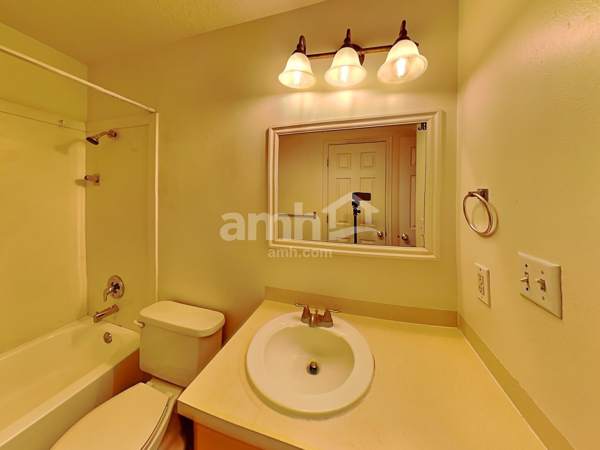 Building Photo - 651 Saddlebrook Dr