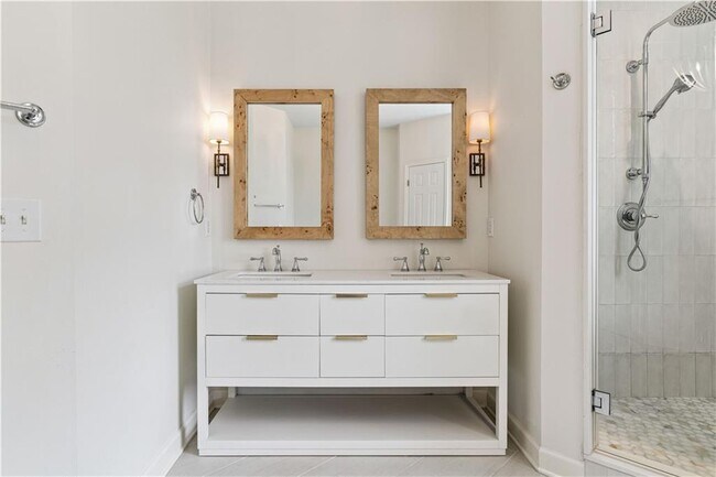 Building Photo - 417 Colley Ln