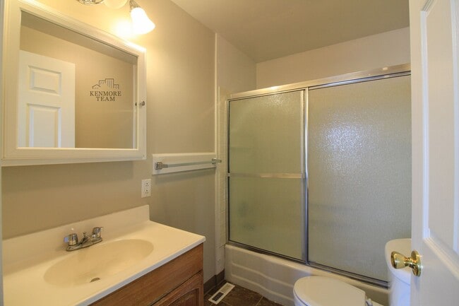 Building Photo - 2 Bedroom, 1 Bath + an Office Home in North Pasco
