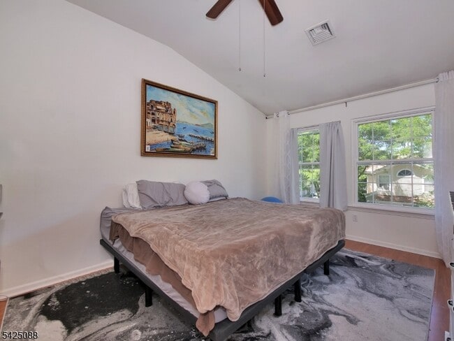 Building Photo - 9 Teal Ln