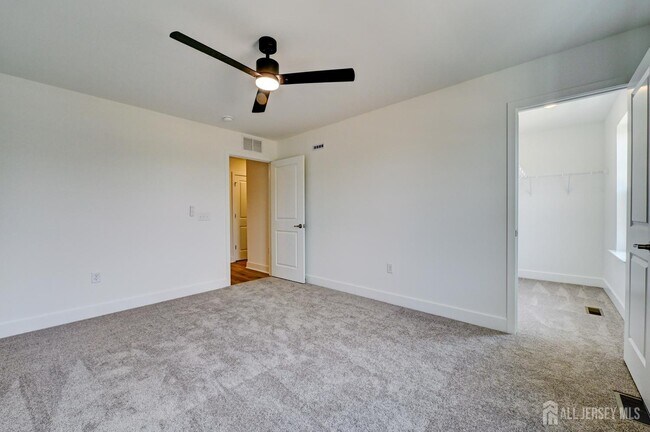 Building Photo - 13 Griffin Ln