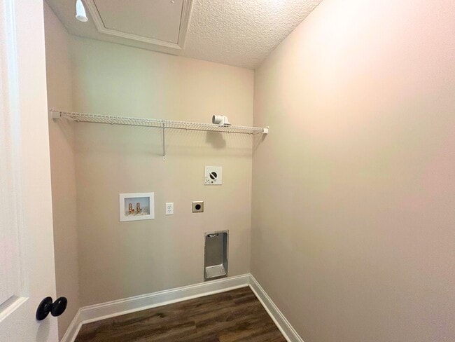 Building Photo - 533 Deerchase Ct