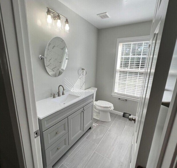 Building Photo - 138 Bishops Gate Ln