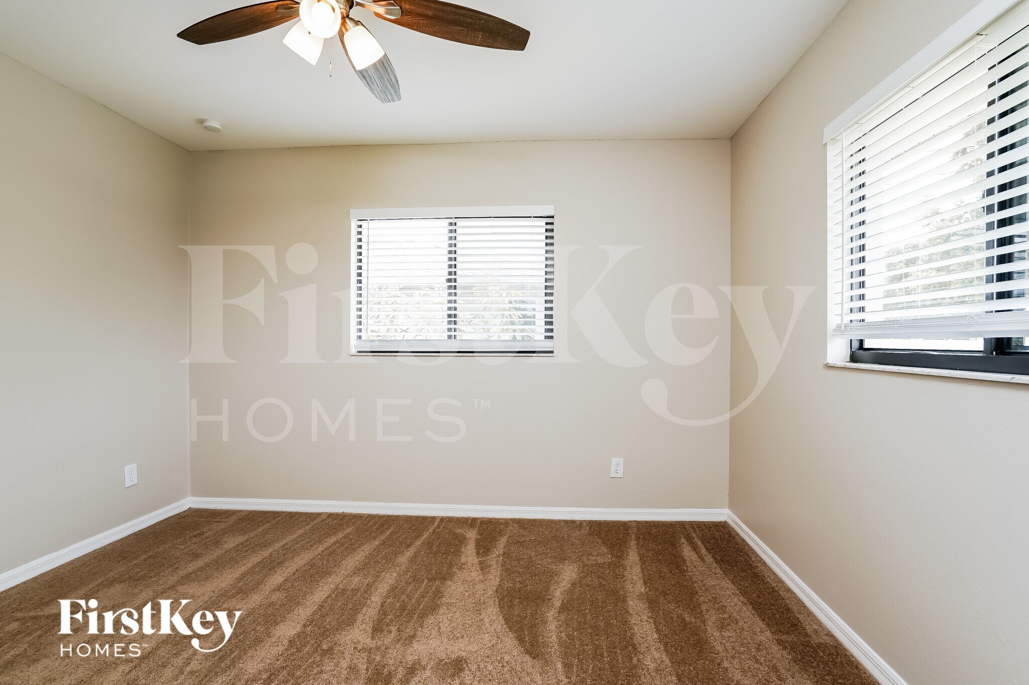 Building Photo - 302 SE 15th St