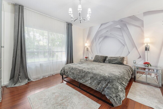 Building Photo - 20 S Lakeshore Dr