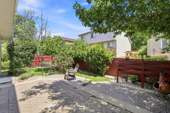 Building Photo - $2,845.95, 6-bed, 3.5-bath located in Colorado Springs with a fenced backyard.