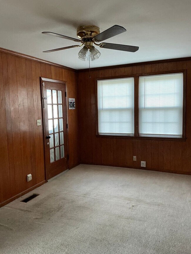 Building Photo - 2802 Thrush Dr