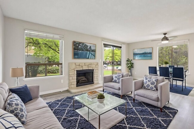 Building Photo - The Commons