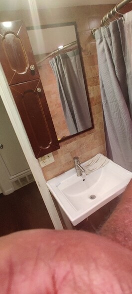 Building Photo - 582 Wilson Bridge Dr