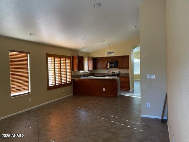 Building Photo - 15820 W Latham St