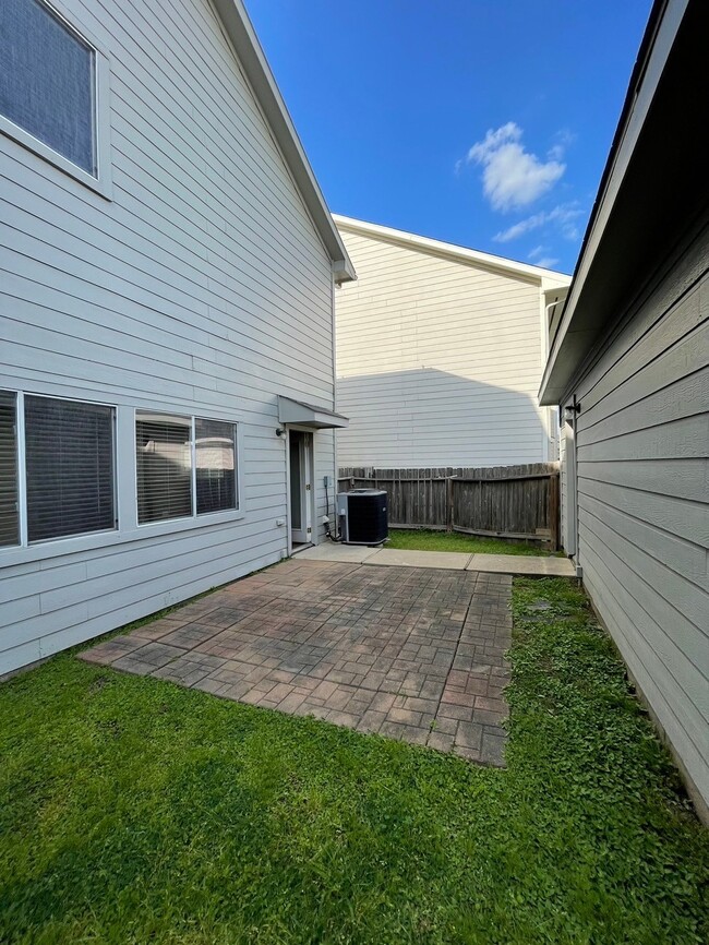 Building Photo - 11928 Prior Park Dr