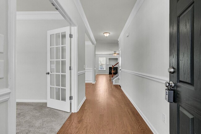 Building Photo - 5 Bedroom 3 Bath Home Located in Sophia Landing in Goose Creek