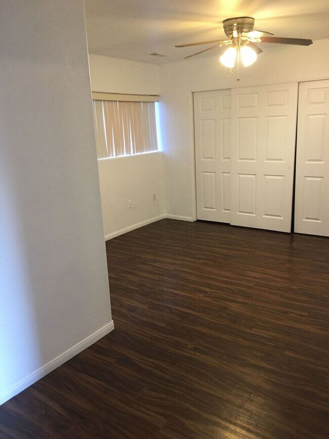 Building Photo - 9751 E Magma Dr
