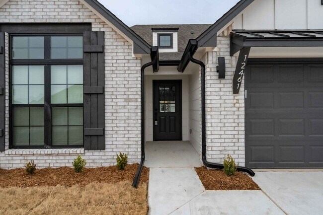 Building Photo - New Construction Home 4 Bed 3 Bath in Bixby!