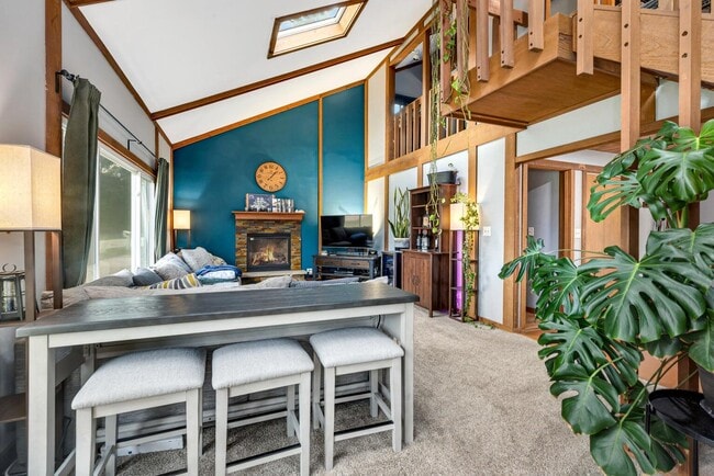 Building Photo - 4400 Valley Rd