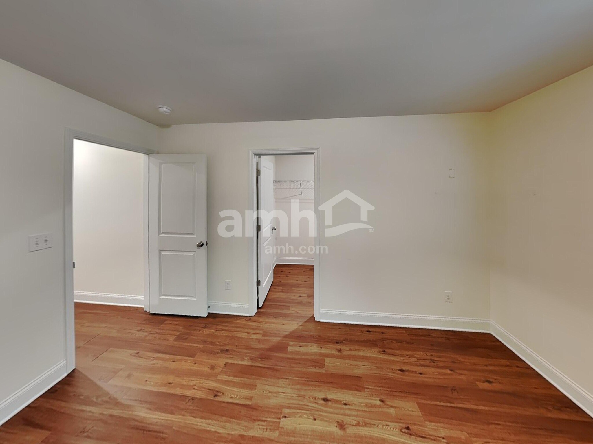 Building Photo - 3021 Greenmont Cir