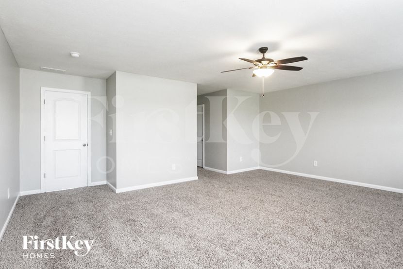 Building Photo - 3410 S Cordell Rd