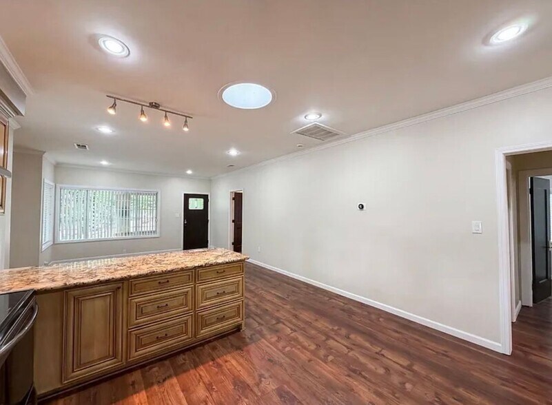 Building Photo - 231 22nd St