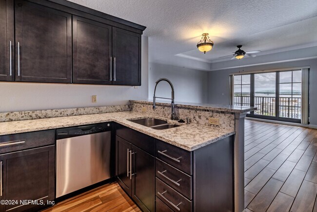 Building Photo - 1478 Riverplace Blvd