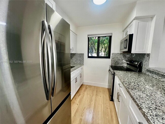 Building Photo - 3522 SW 25th St