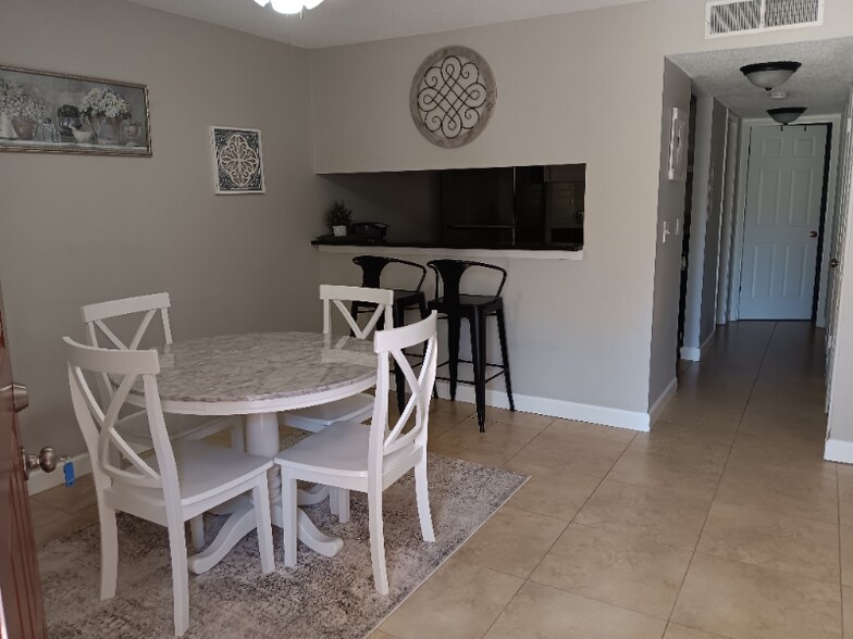 Building Photo - 3455 Countryside Blvd