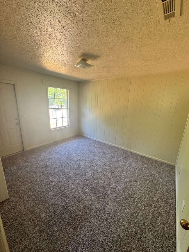 Building Photo - 205 Daniels St. -Midland City, AL 36350 Apartment