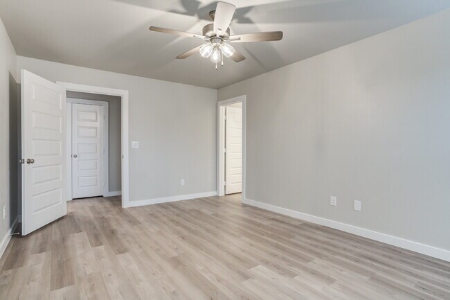Building Photo - 4 Bed 2 Bath Home in South Lubbock! Extend...