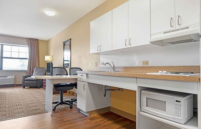 Building Photo - Furnished Studio-Chicago - Burr Ridge