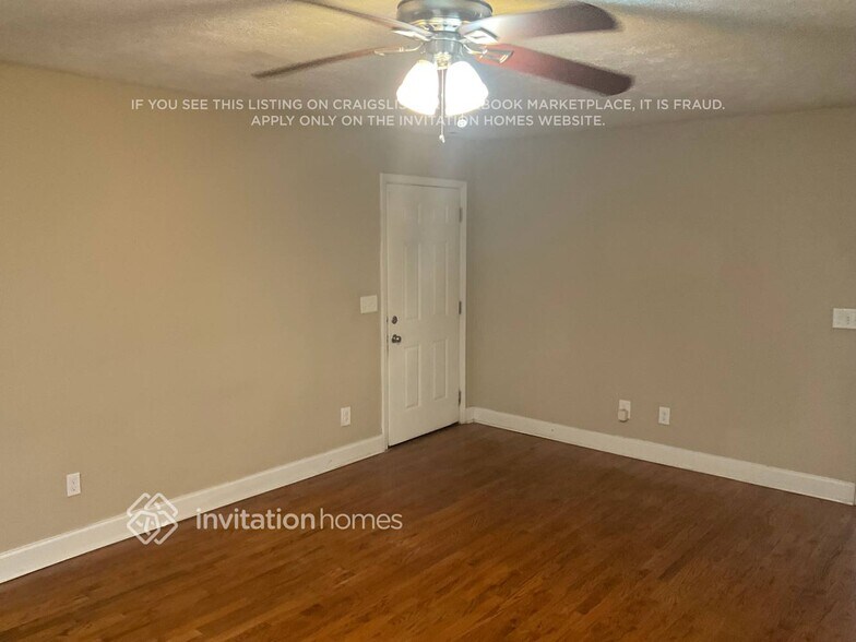 Building Photo - 3240 Wakefield Dr