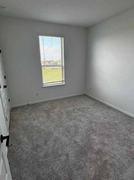 Building Photo - 2725 Woodall Dr