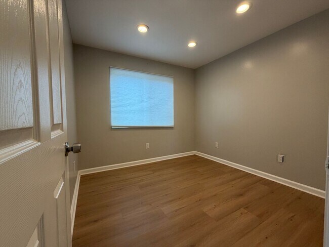 Building Photo - 26th Street