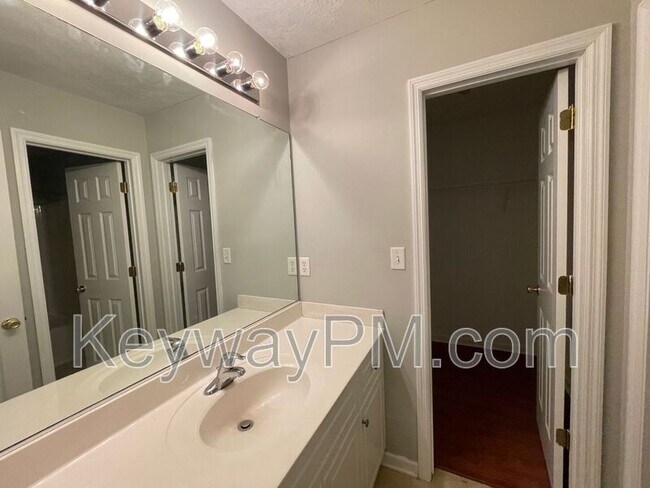 Building Photo - 1414 Anna Way