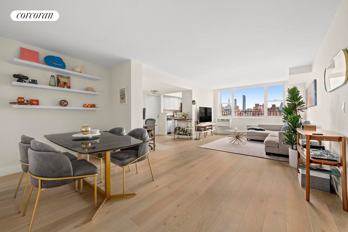 Building Photo - 61 Jane St