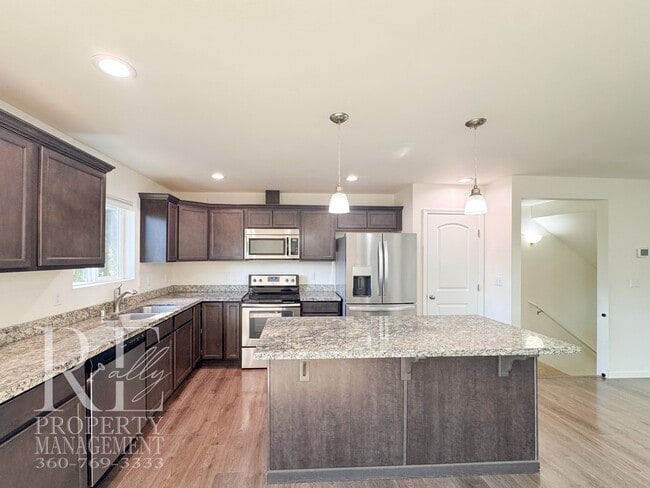 Building Photo - 4250 SE Horsehead Way